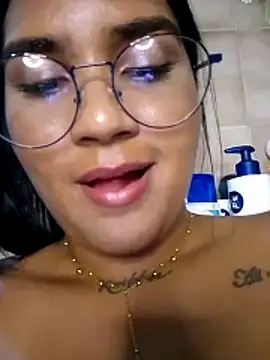 Zoe_Renata webcam