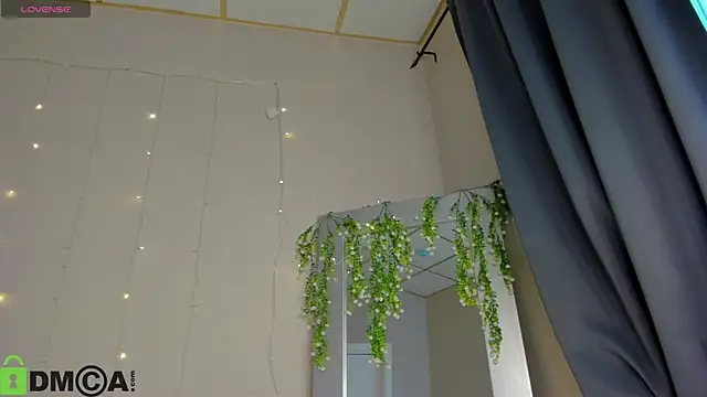 Velvet_Kisss webcam
