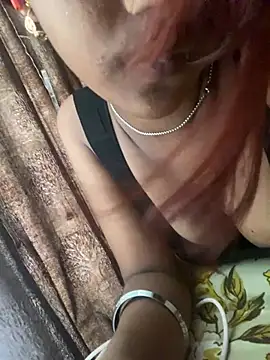 Nomi_5 webcam