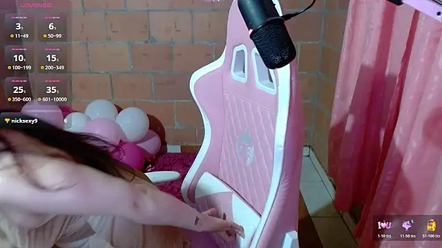 Watch Maggie_Fox3 live on EroticFlix - High definition streams