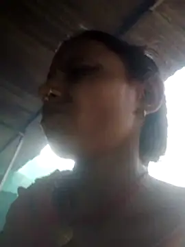 Juli_rathore live cam on StripChat