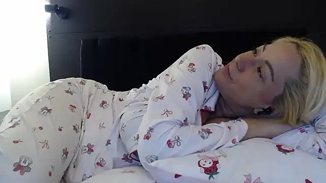 _karolynesyera_ webcam