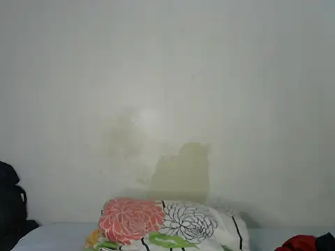 pretty_siren webcam