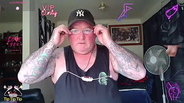 KINKYBLUEYES69 webcam