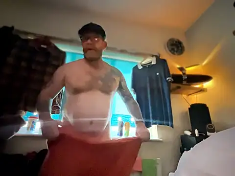 Tattooednakedguy webcam