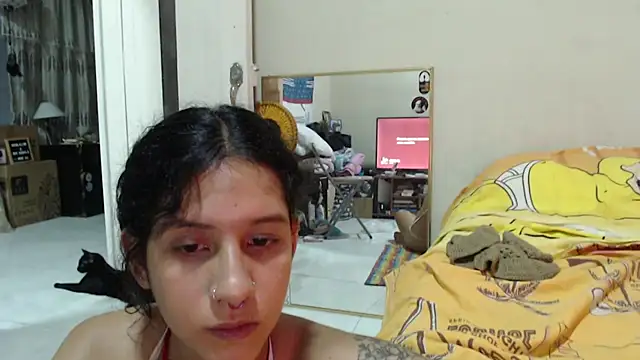 AlinaWoolf_ webcam