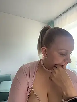 Avery_Wilson webcam