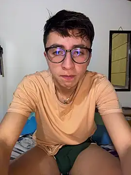 CamiRojas_boy webcam