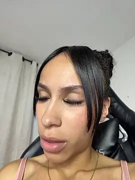 Miaa_love6969 webcam