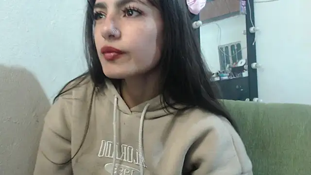 skinny_sweet2411 webcam