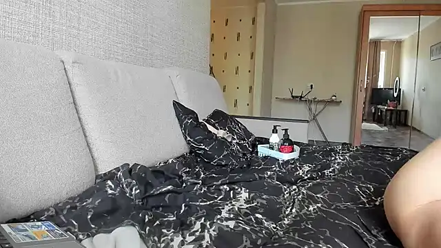 KittyMeawsX webcam