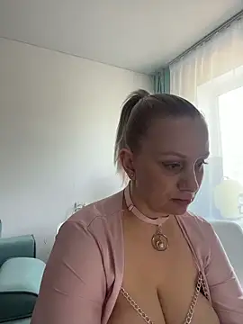 Avery_Wilson webcam