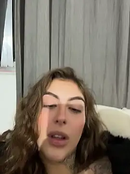 miiabellovic webcam