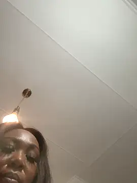 Bootyliciouse21X webcam