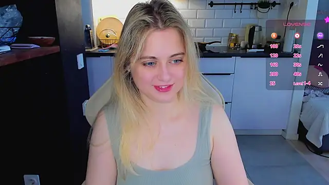 blonde_kellyy webcam