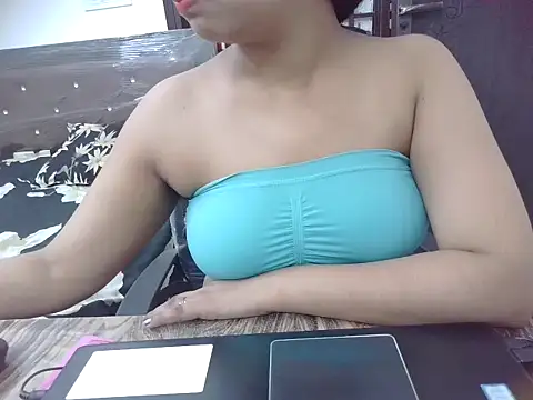 bold-divya1 (F teen) - Boobs Show 🤩