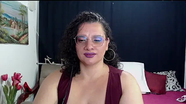 Watch Aleja_Gonzales live on EroticFlix - High definition streams