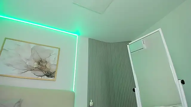 VirginChloe webcam