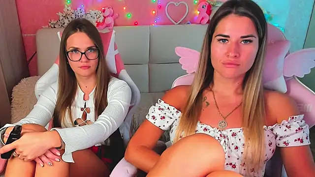 hotty_girls_here (G young) - HOT KISS