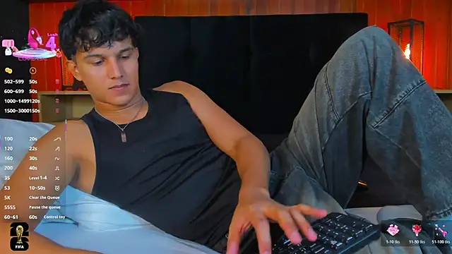 Leo_Savage_ webcam