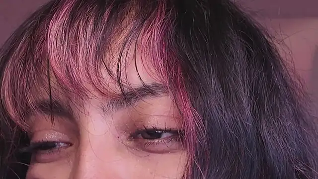 kaithra live sex cam