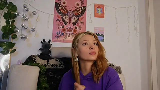 Watch ari_kat live on EroticFlix - High definition streams