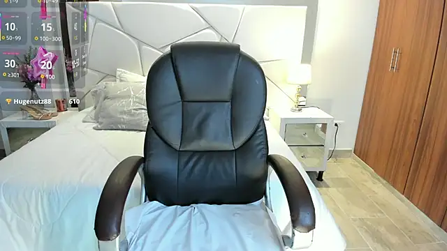 Natasha_Kiim_ webcam