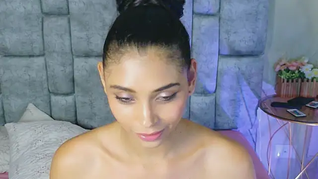 Watch ChanellSin live on EroticFlix - High definition streams