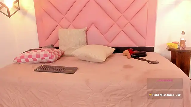 curly_babe webcam