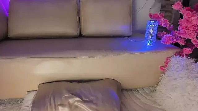 Watch Sia_37 live on EroticFlix - High definition streams