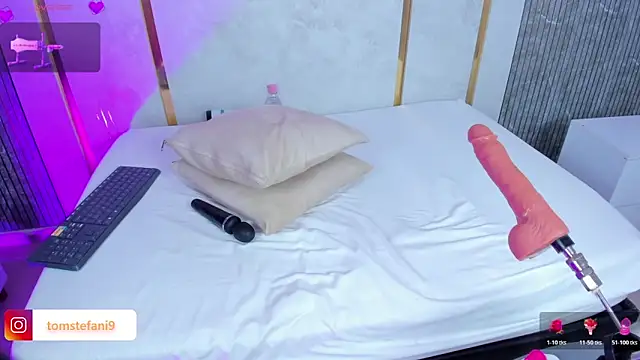 amor_smith_ webcam