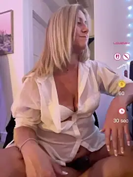 FoxyMillie webcam