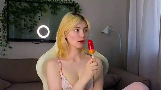 Emily_Miu webcam