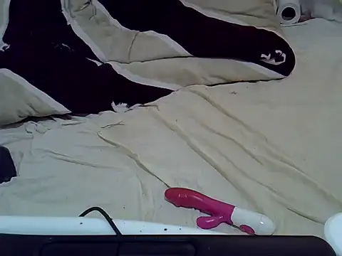 cutiebreey (F teen) - striperide dildo , figer pussy , smile