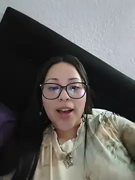 Watch Bella-Gema live on EroticFlix - High definition streams