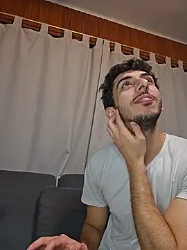 LeoyNicky98 webcam
