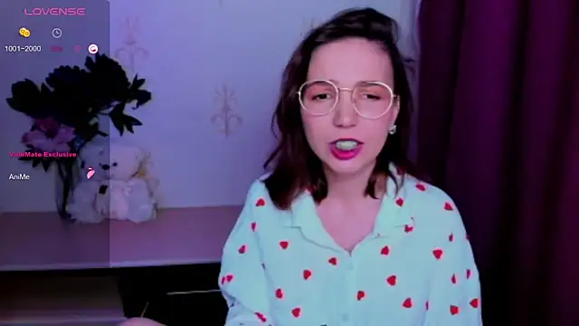 KindHazelHere_ webcam
