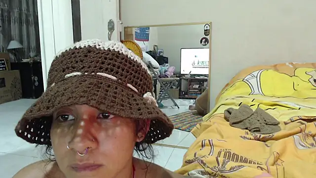AlinaWoolf_ webcam