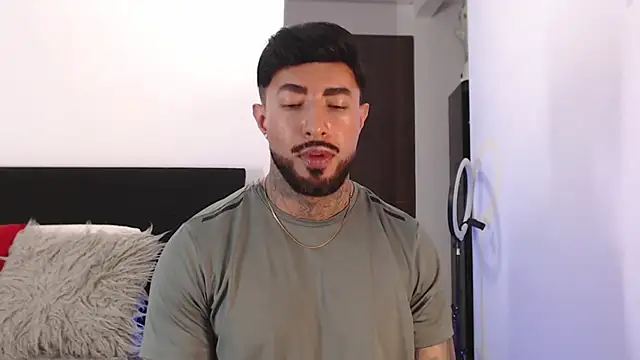 andrea_de_lucaa webcam