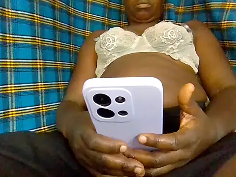 deliciousstepmom webcam