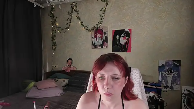 Love_is_Lola live cam on StripChat