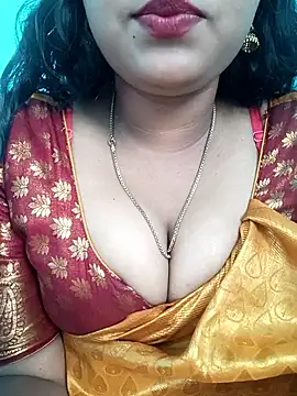 usha_kannada (F teen) - Boobs oil massage