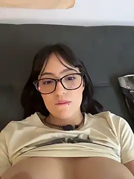 HinaSweet webcam