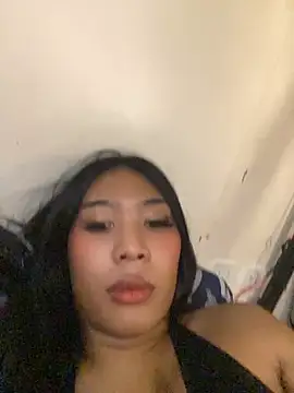 hugecock_tamira webcam
