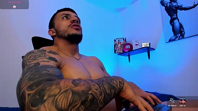 LiamReigns_ live cam on StripChat