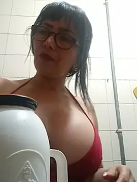 kelly_squirting webcam