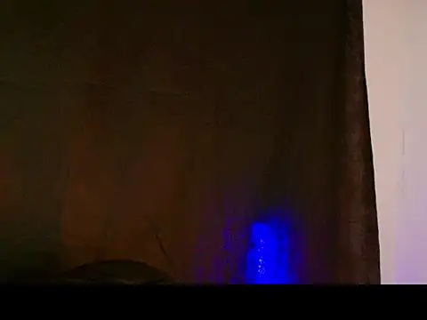 dark_men1 webcam