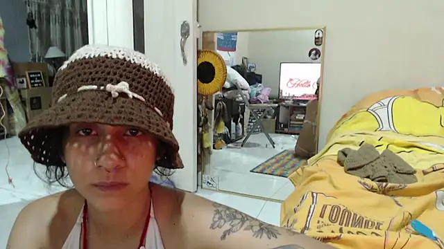 AlinaWoolf_ webcam