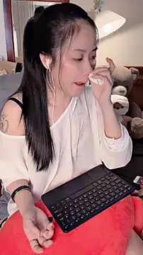 Rosane00 live cam on StripChat