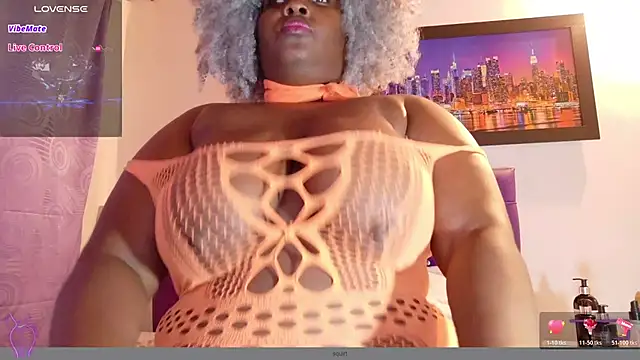 ebony_NeighborMoans webcam